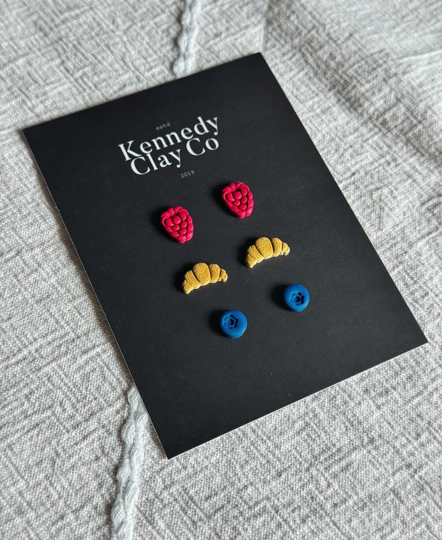 Micro mini picnic studs