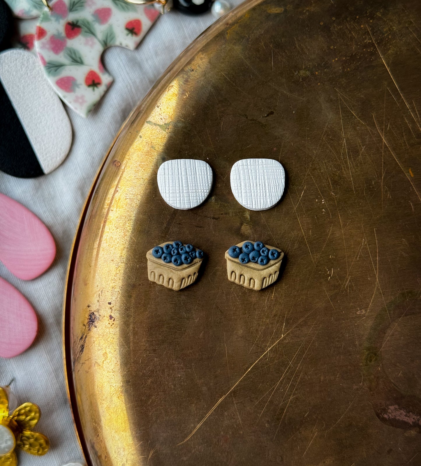 Farmers market fruit basket stud pack