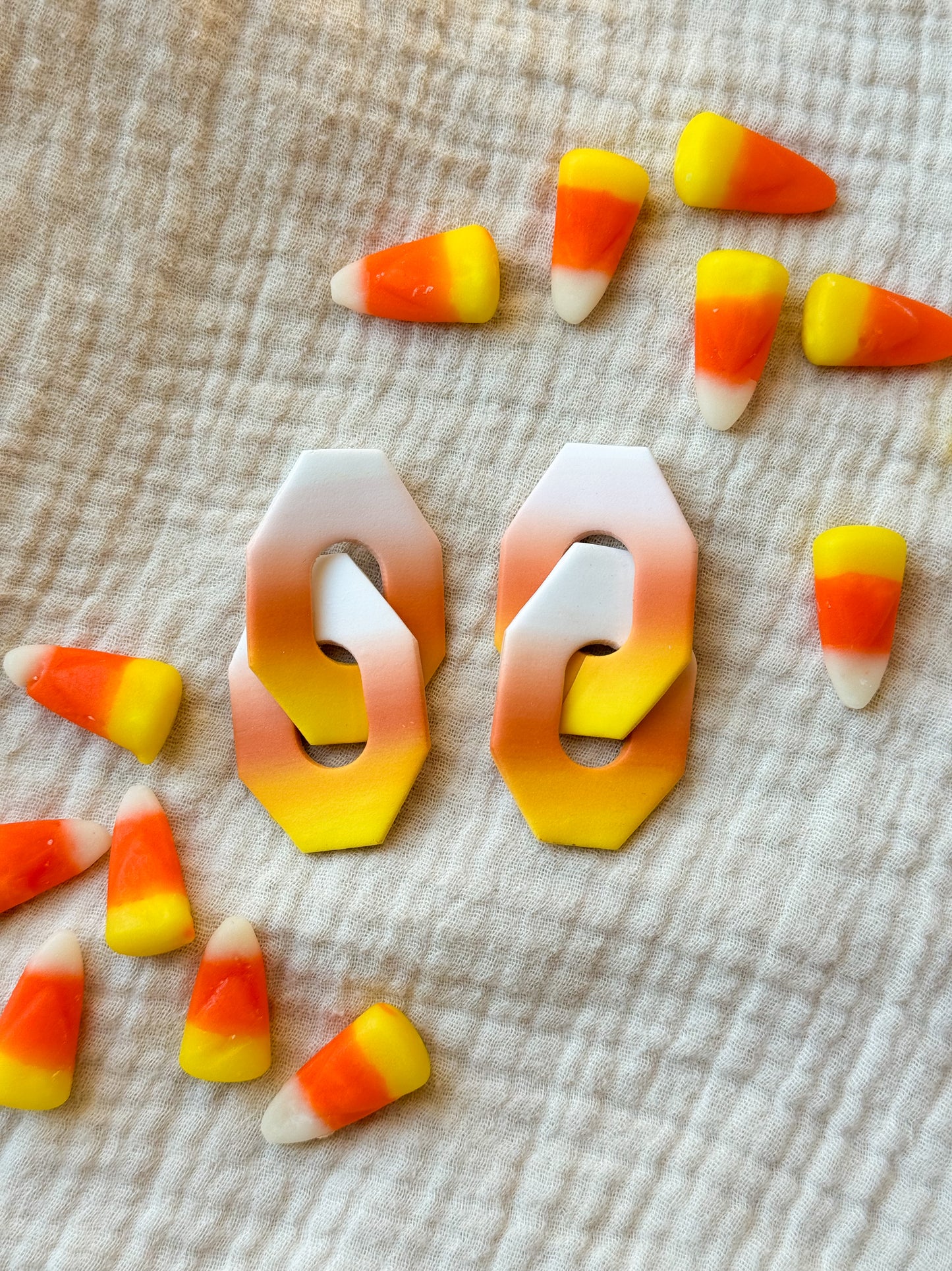 Candy corn chain links