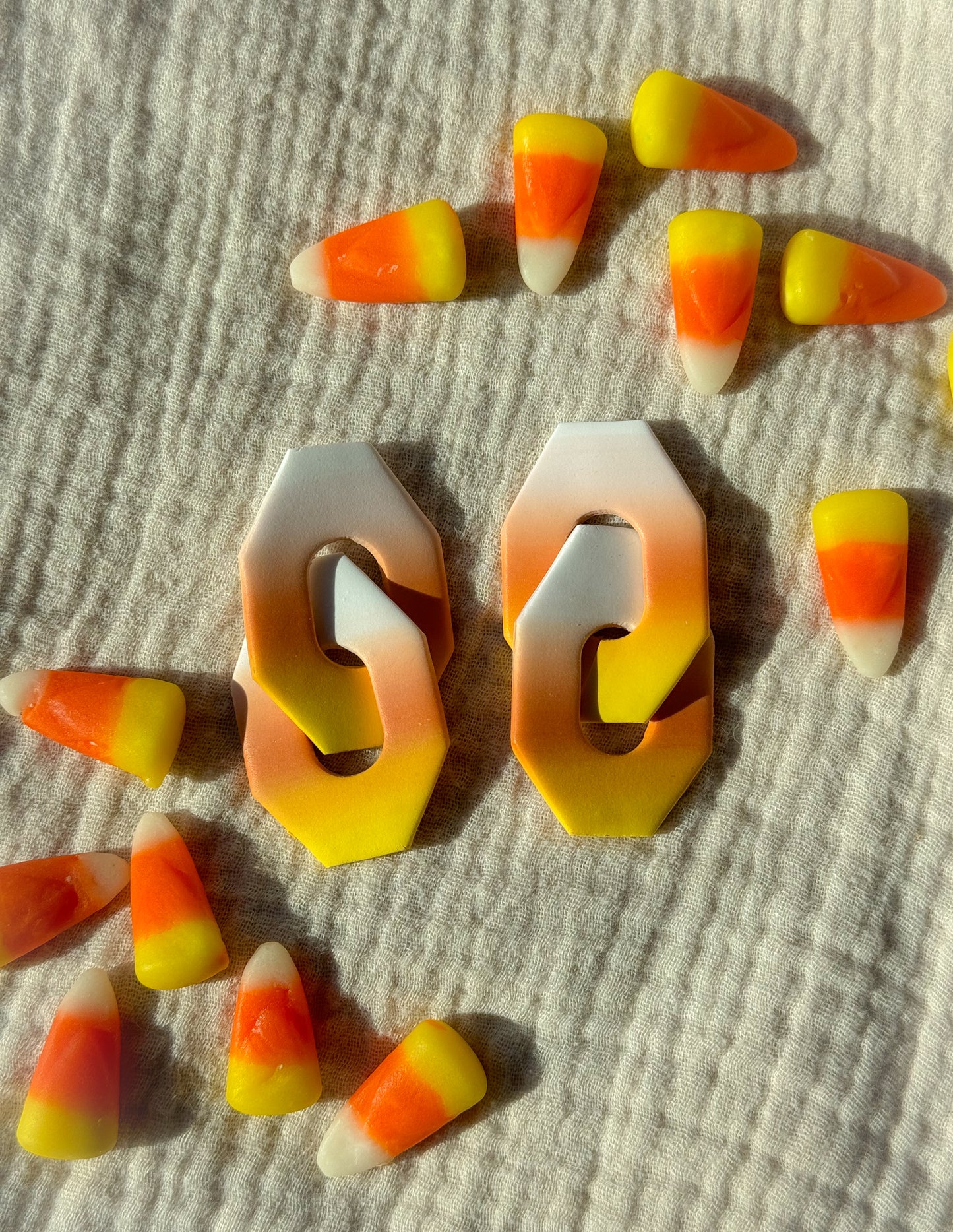Candy corn chain links