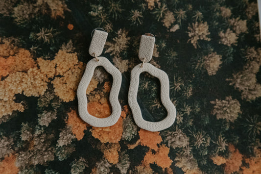 Tan wavy textured hoops