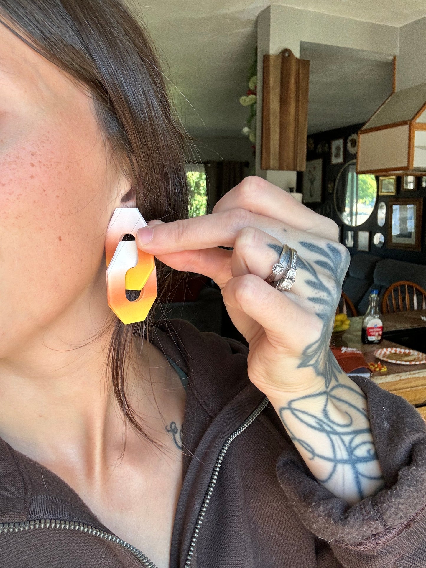 Candy corn chain links