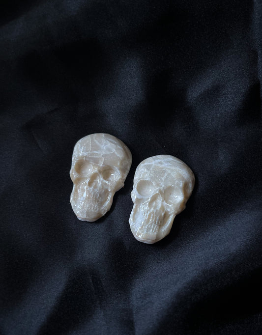 Skull stud
